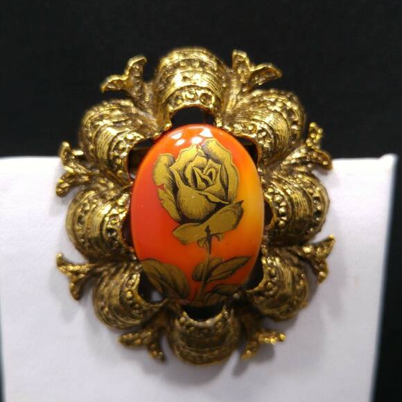 Vintage Gold Rose Orange Lucite Brooch, Ornate Scalloped Frame, 1960s, 1 7/8 In - Picture 5 of 10